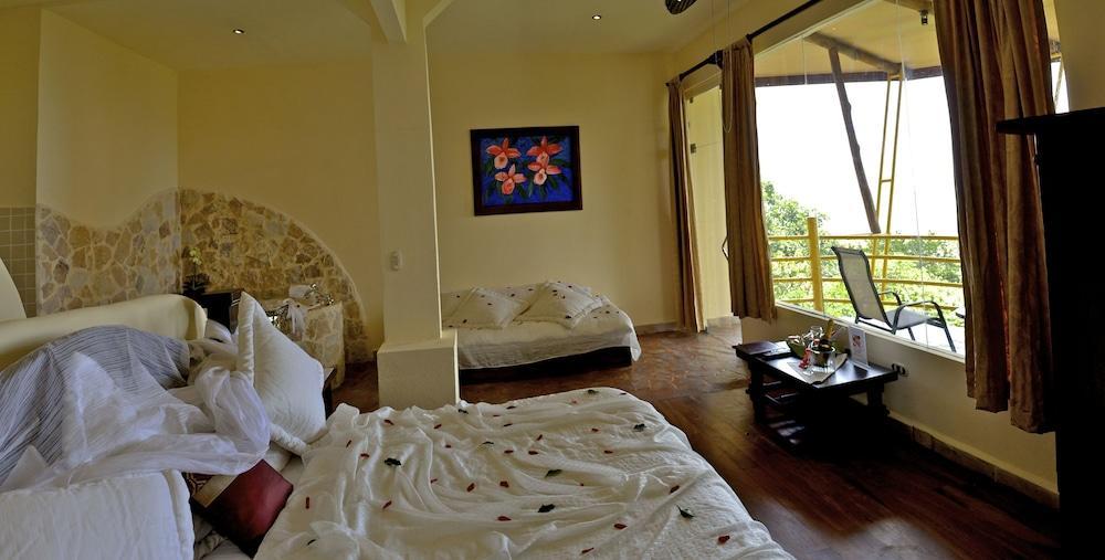 Issimo Suites Boutique Hotel & Spa - Adults Only Manuel Antonio Dış mekan fotoğraf