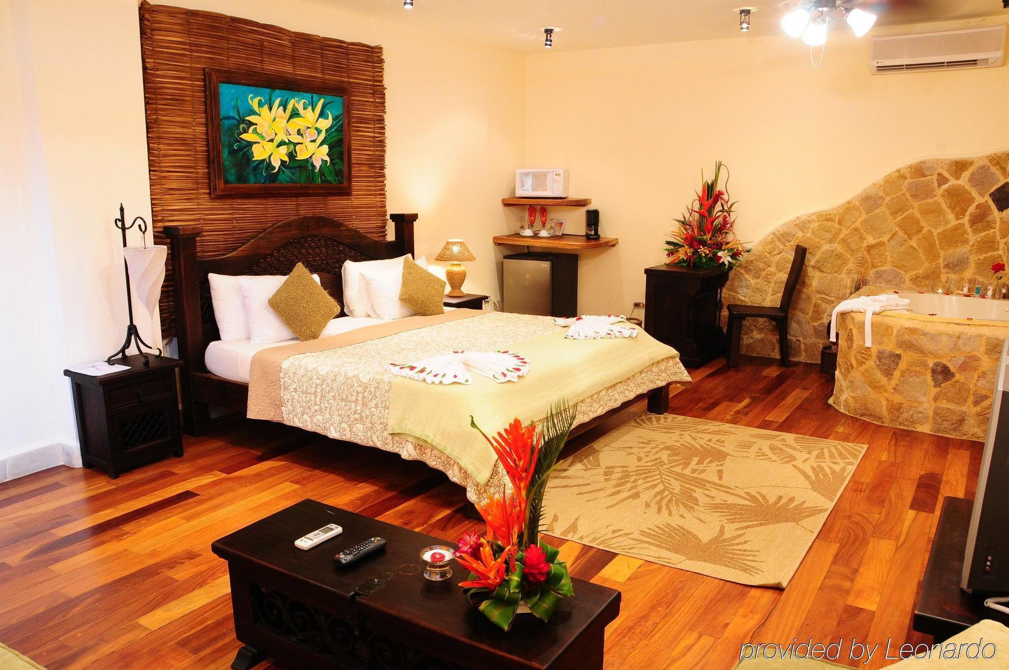 Issimo Suites Boutique Hotel & Spa - Adults Only Manuel Antonio Dış mekan fotoğraf
