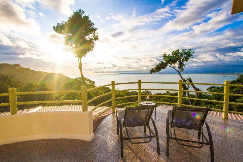 Issimo Suites Boutique Hotel & Spa - Adults Only Manuel Antonio Dış mekan fotoğraf