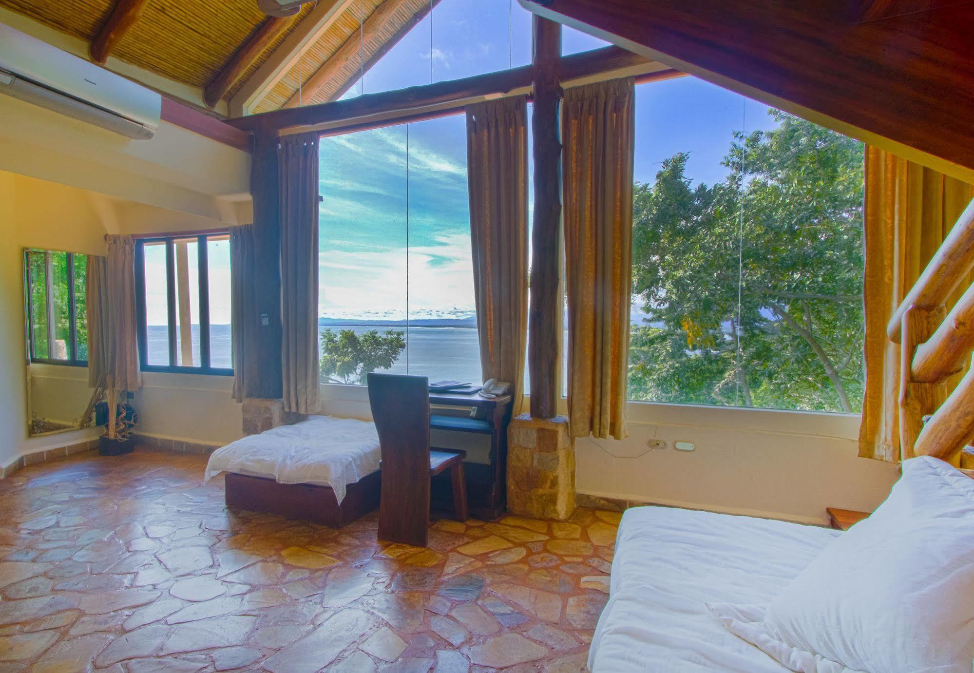 Issimo Suites Boutique Hotel & Spa - Adults Only Manuel Antonio Dış mekan fotoğraf
