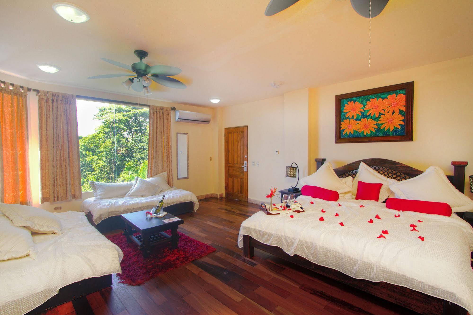 Issimo Suites Boutique Hotel & Spa - Adults Only Manuel Antonio Dış mekan fotoğraf
