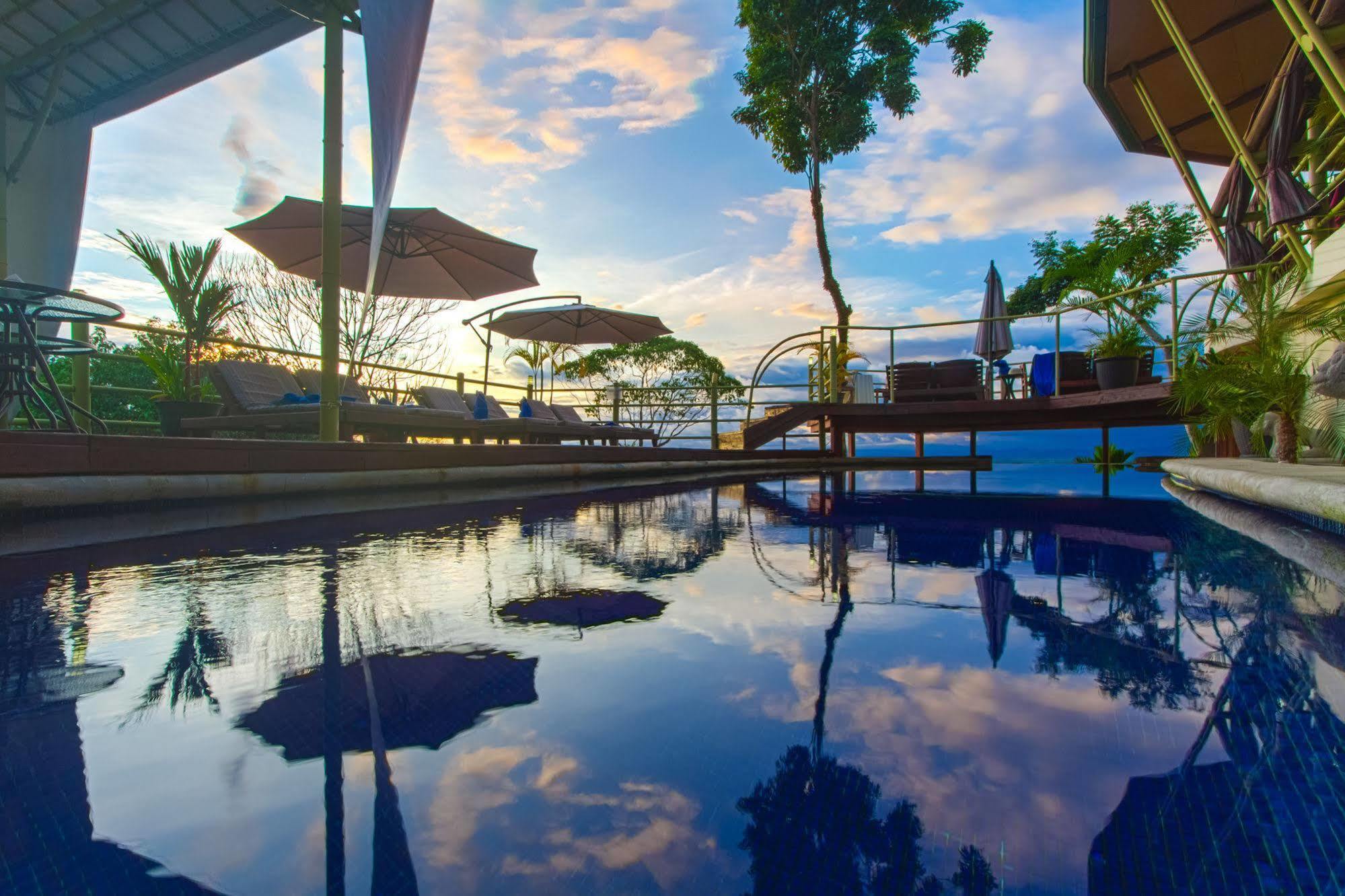 Issimo Suites Boutique Hotel & Spa - Adults Only Manuel Antonio Dış mekan fotoğraf